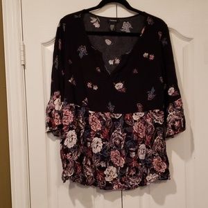 $10Sale!! TORRID 2X, Floral Blouse